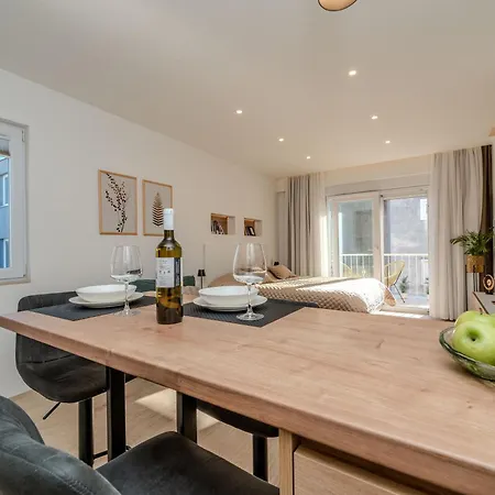 Sea View Terrace זאדאר